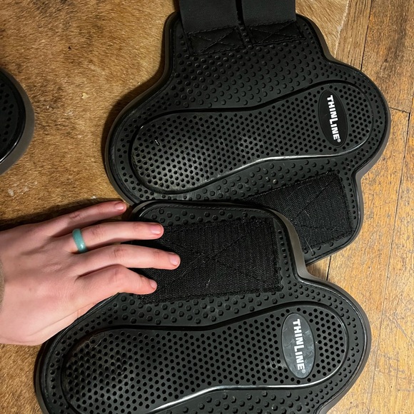 Set of 4 thin line closed front splint horse boots size FULL - Picture 5 of 5